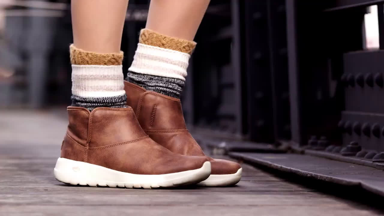 Skechers Este otoño es de #GOwalk Boots anuncio