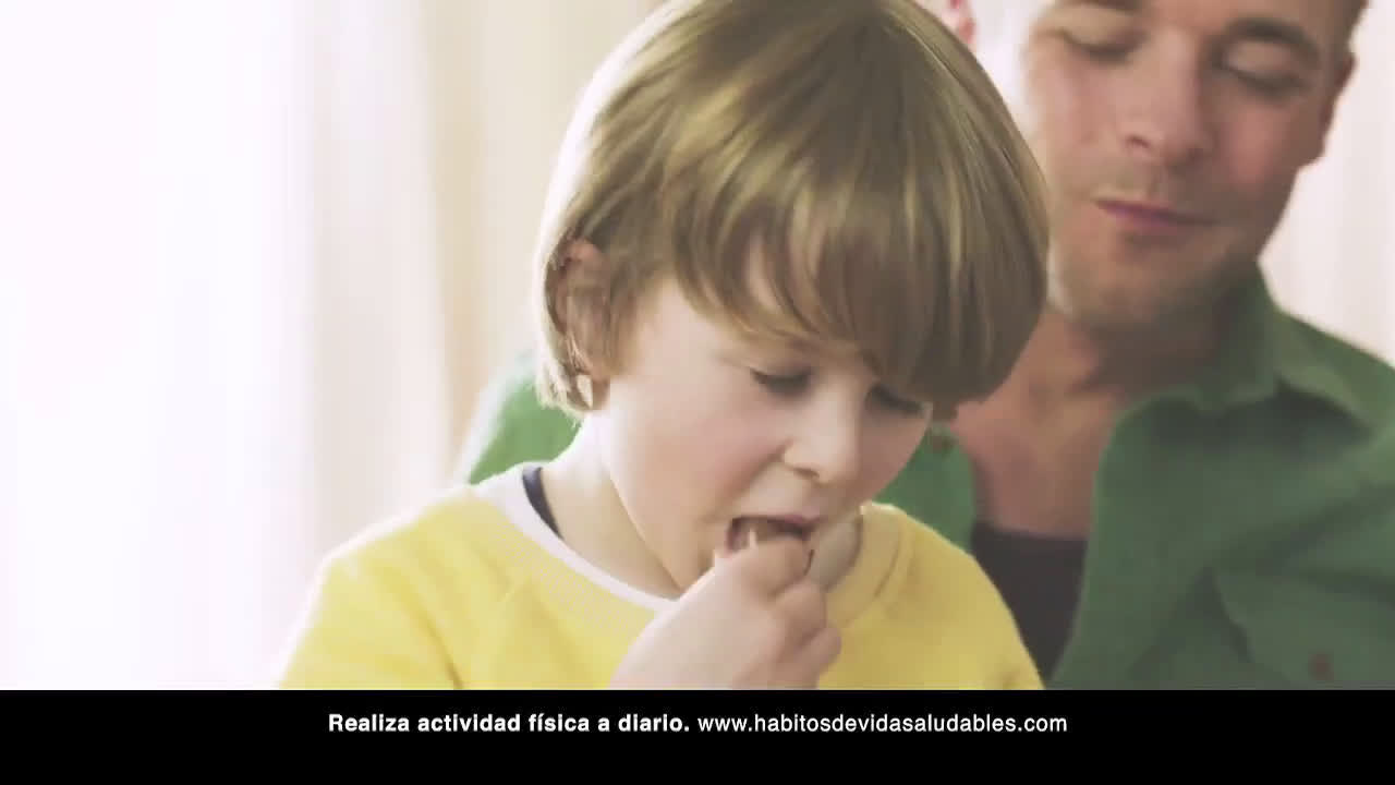 Kinder Schoko-Bons, ¡el sabor de la diversión! anuncio