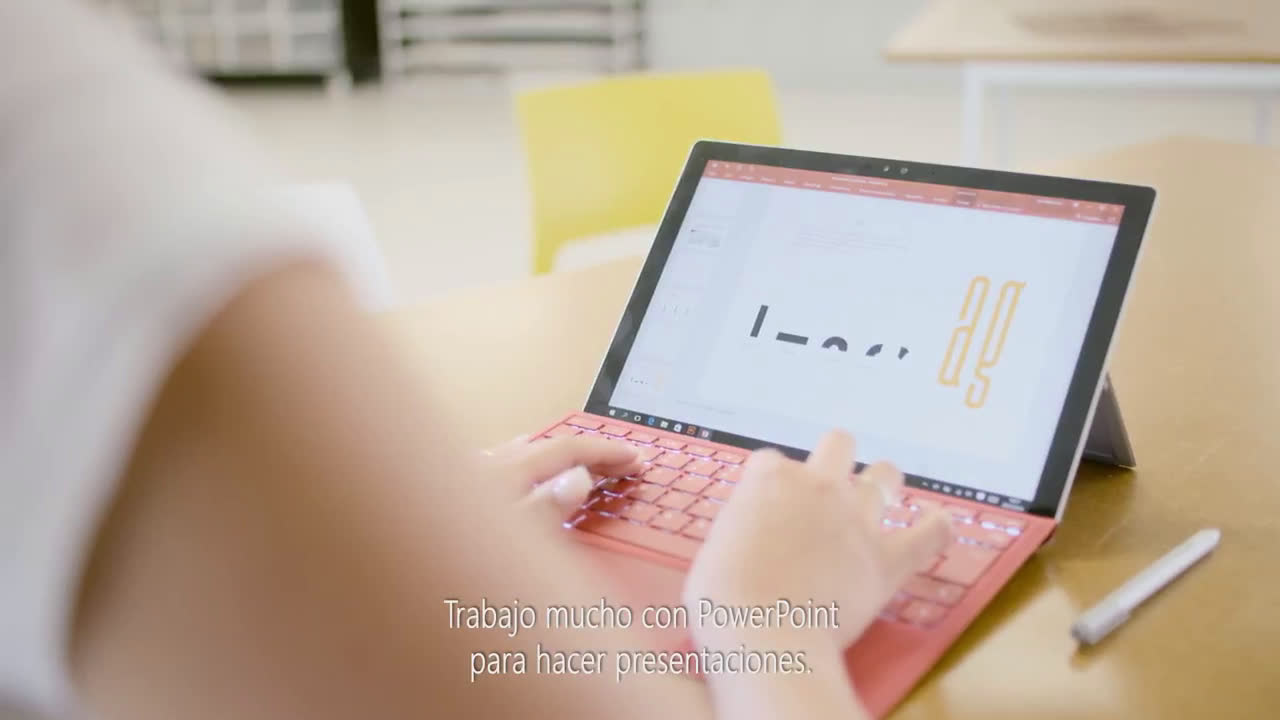 Microsoft Anna Wilheim encuentra la inspiración en cualquier lugar con Surface Pro 4  anuncio