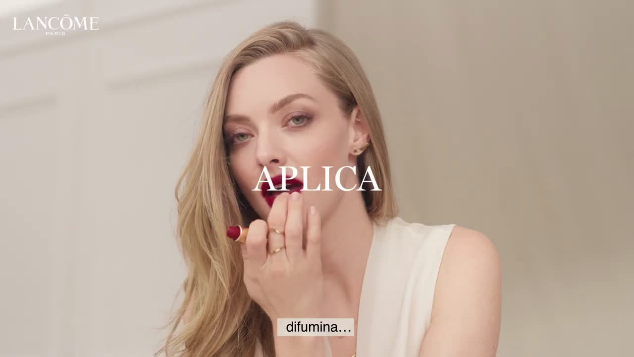 Lancome Descubre los consejos de Amanda Seyfried para aplicar L’Absolu Rouge Intimatte anuncio
