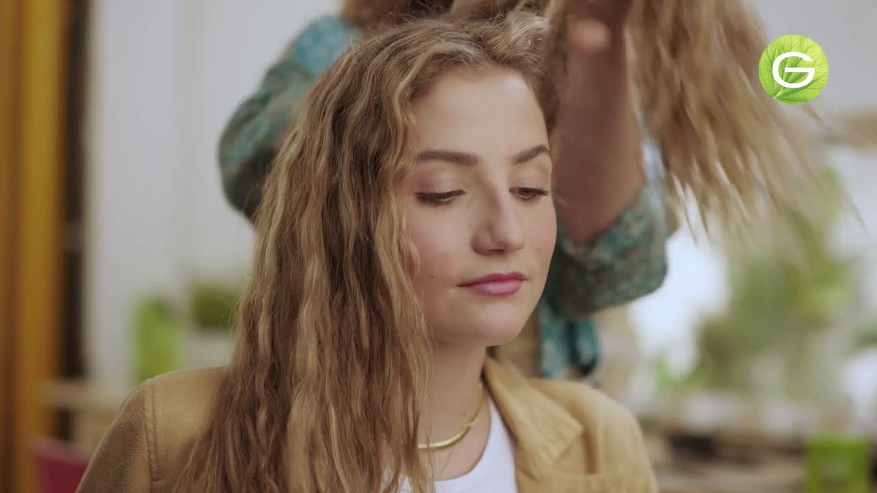 Garnier Te van a encantar estos peinados exprés para pelo rizado 👩🏻‍🦱 | #LiberaTusRizos anuncio