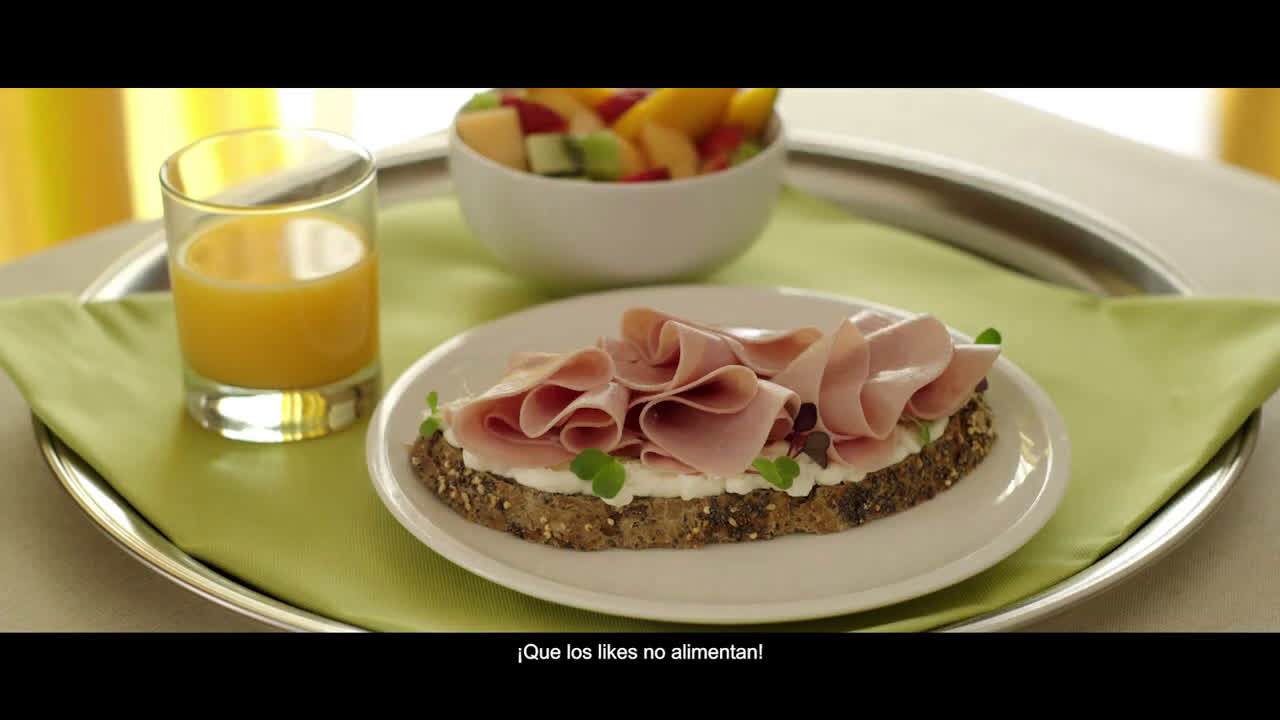 Campofrío  ‘Al desayuno lo que es del desayuno’, de Mccann anuncio