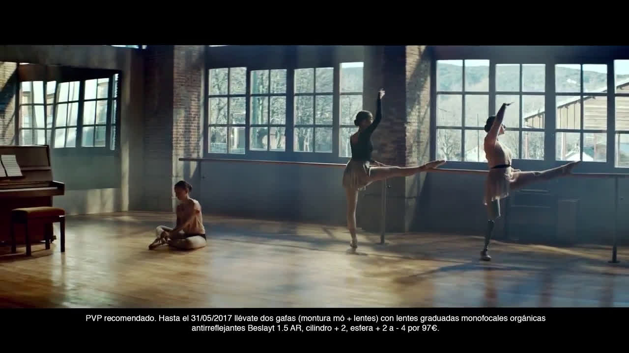 Multióptica MIRADAS Ballet  - Mujer con la pierna amputada anuncio