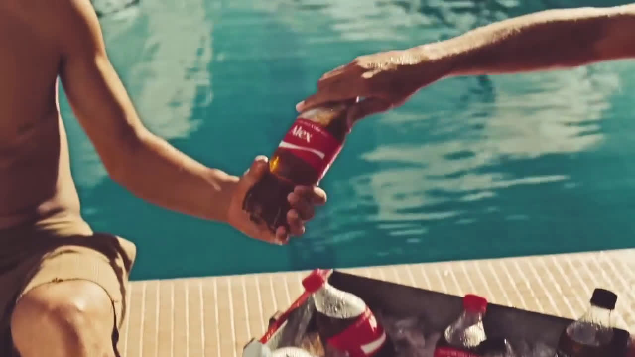 Coca Cola Adivina mi nombre TRADUCIDO - la piscina anuncio