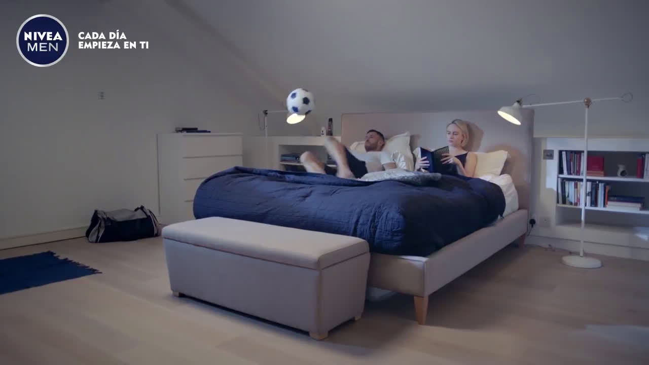 Nivea Men Trucos de fútbol - Apaga la luz anuncio