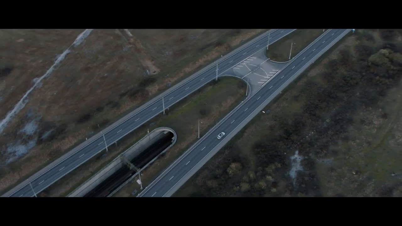 V90 Cross Country - Híbrido Trailer