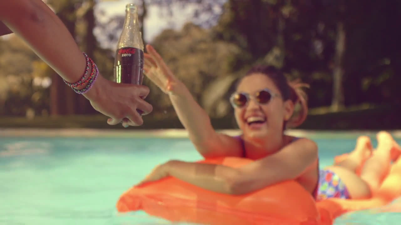 Coca Cola A ver si alcanzas #SienteElSabor anuncio