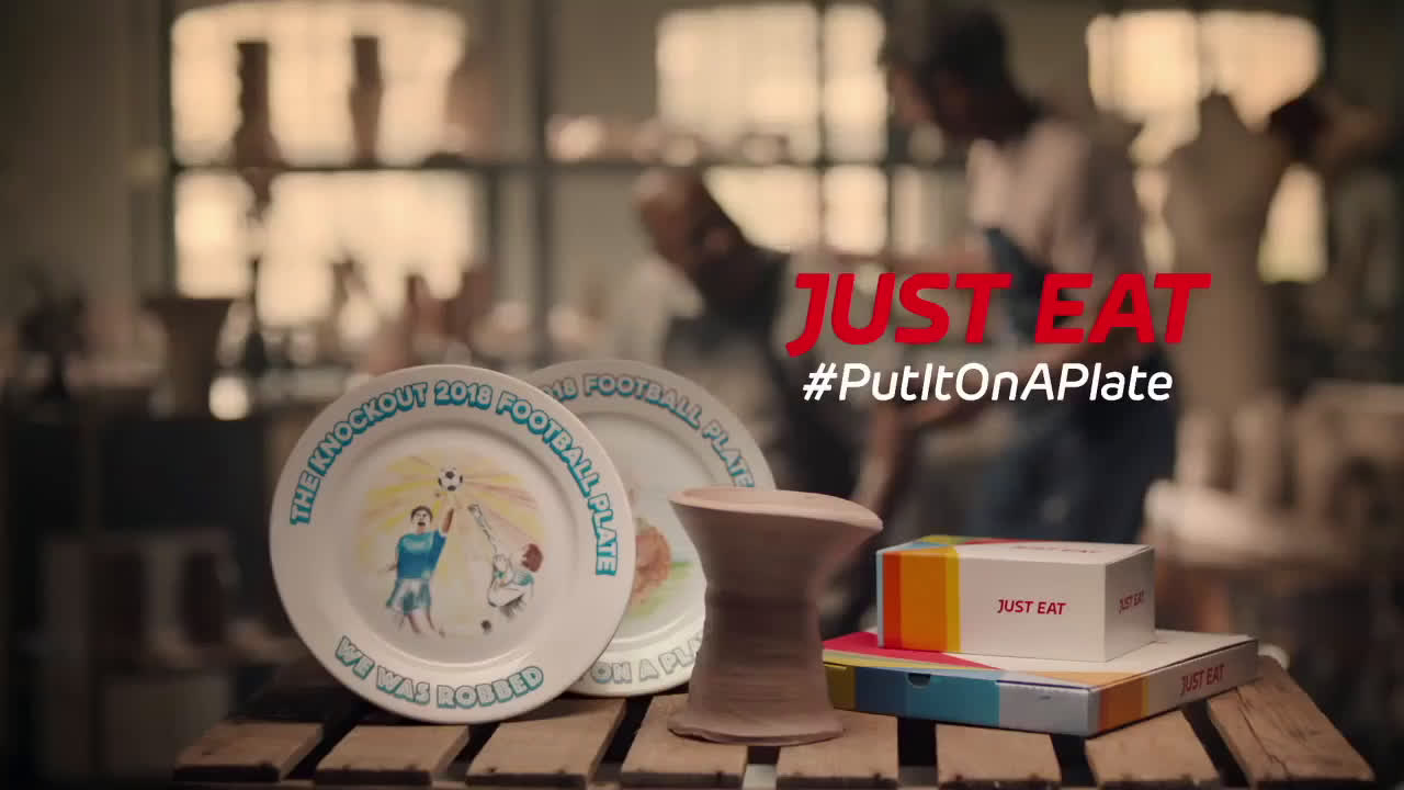 Just Eat It wouldn’t be a tournament without a cup - #PutItOnAPlate anuncio