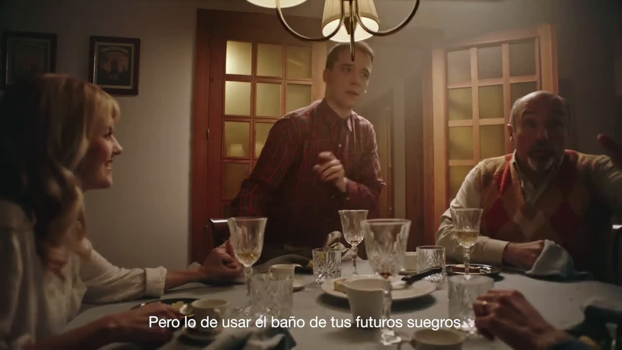 Air Wick VIPoo presenta: la primera cena con sus padres anuncio