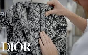 <b>Dior Picturing Paris for Dior Spring-Summer 2023 pub</b>