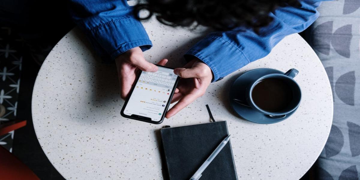 Eliminare lo stato di WhatsApp - abancommercials.com
