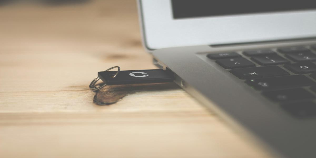 corretta un'unità USB visualizzata come 2 unità