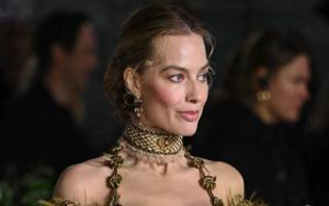 <b>ELLE La success story de Margot Robbie (2026 – Cinéma & Culture) pub</b>