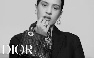 <b>Dior Rosalía's melody meets the iconic Lady Dior bag pub</b>