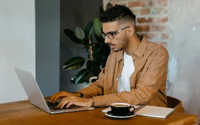 Come risolvere ATTENZIONE: esegui il backup dei dati e sostituisci l'unità disco rigido