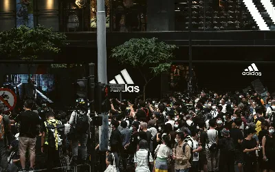 Campagne iconiche Adidas nella moda urbana