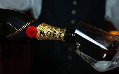 Champagne Elegance: The Visual Language of Moët & Chandon
