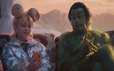 Who sings in the Walmart Black Friday 2025 commercial?