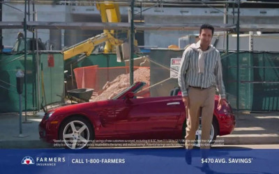 Who sings in the Farmers Insurance “We Know From Experience” ad?