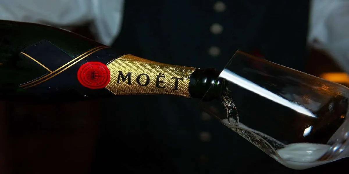 Moët & Chandon Visual Language: Champagne Ad Analysis
