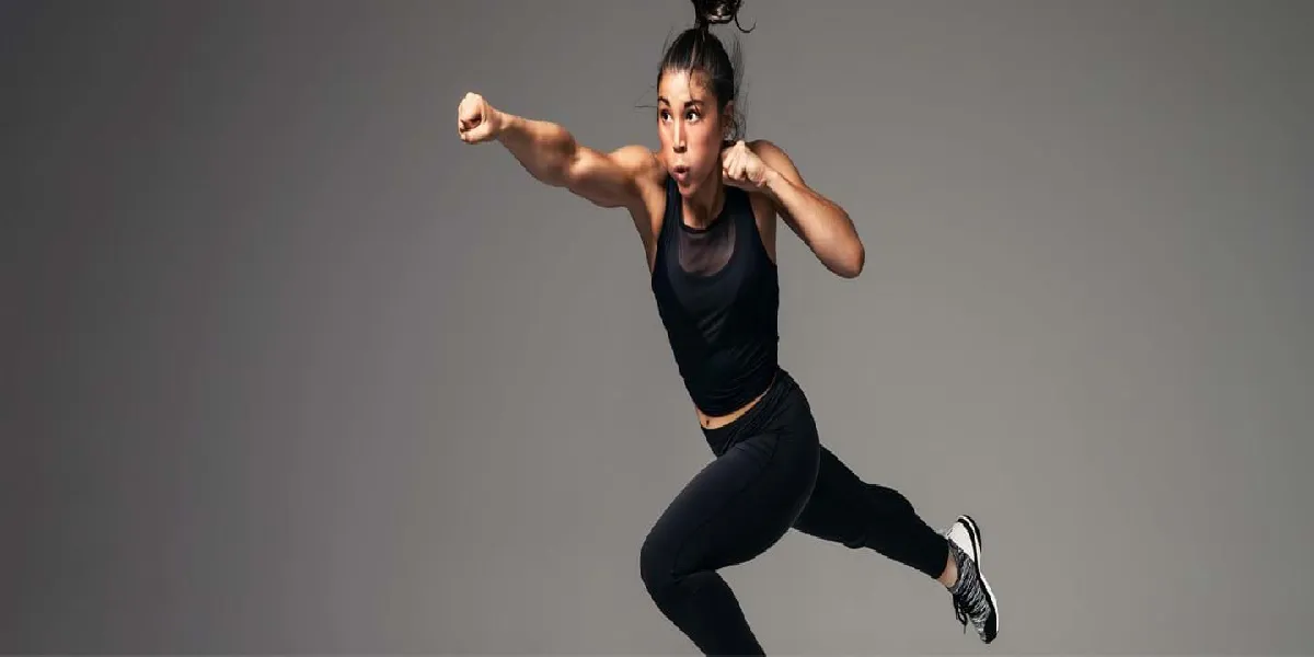 do knee strikes in Les Mills BodyCombat