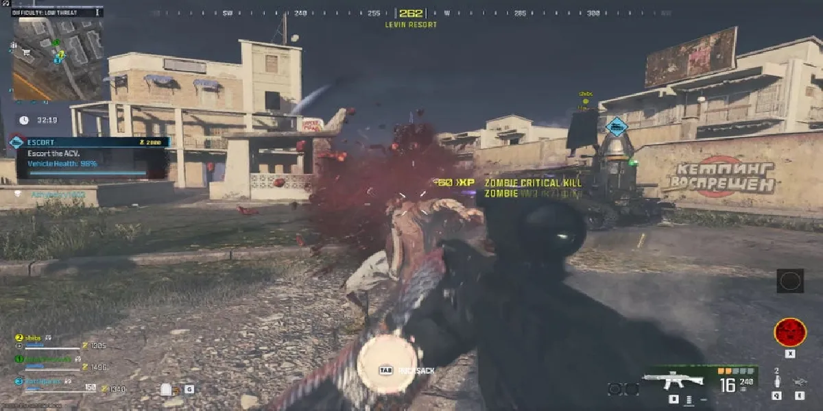 empacar un arma con un puñetazo en MW3 Zombies