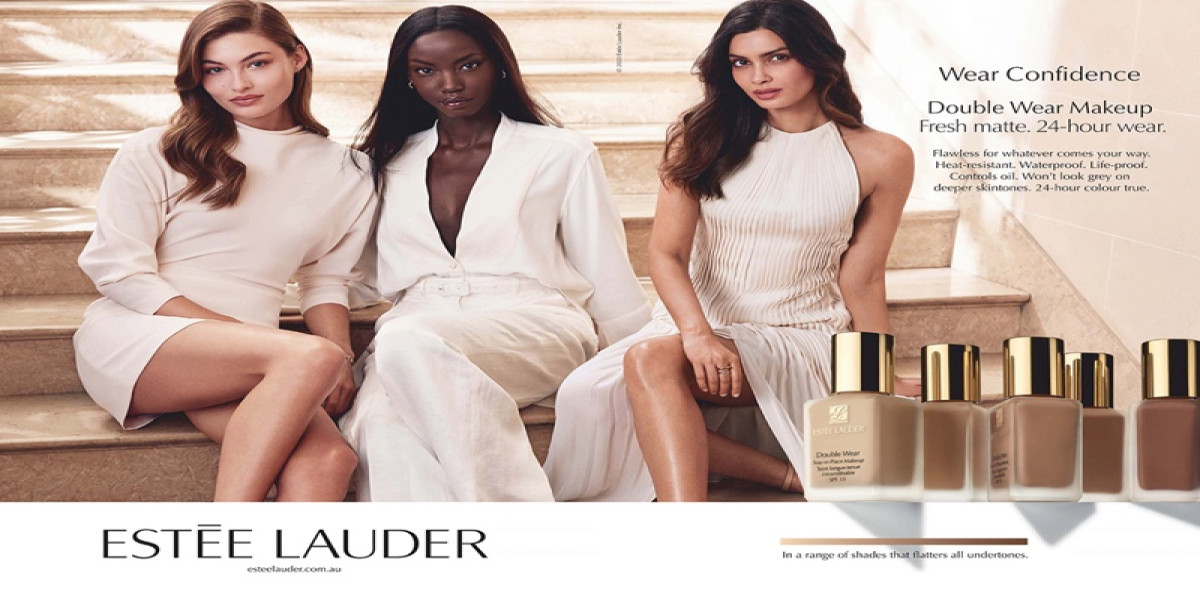 Estée Lauder Double Wear foundation ad