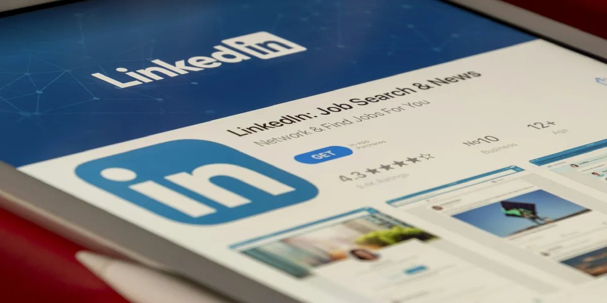 Cómo mejorar su perfil de LinkedIn utilizando IA