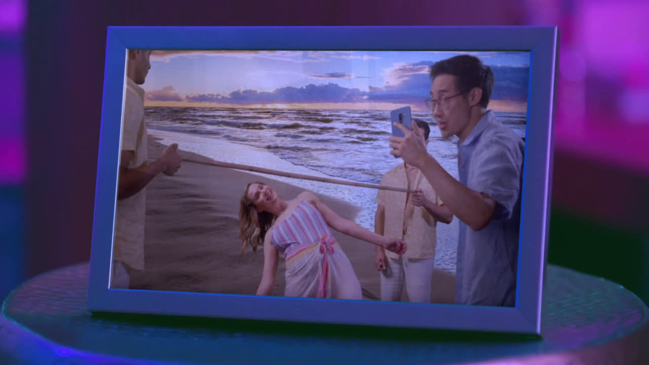  children fixing their mother