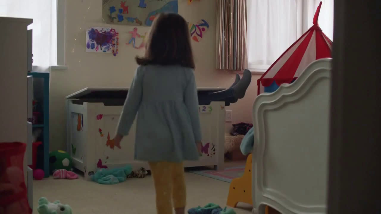  girl looking for her father