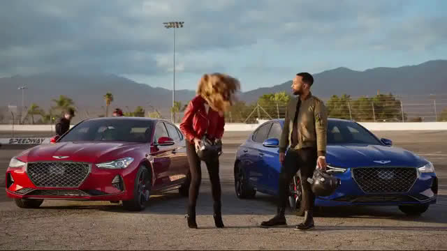  Chrissy Teigen beats John Legend in a race