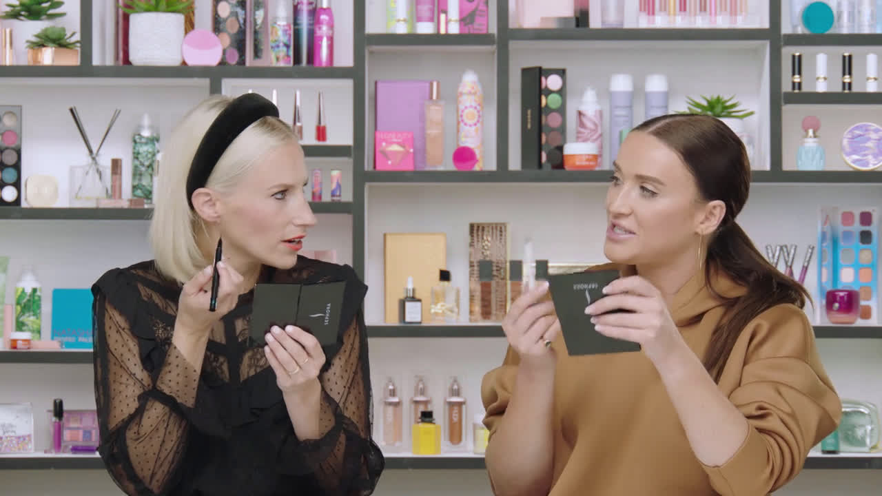  Trend to Try: Colorful Waterline Eye Look