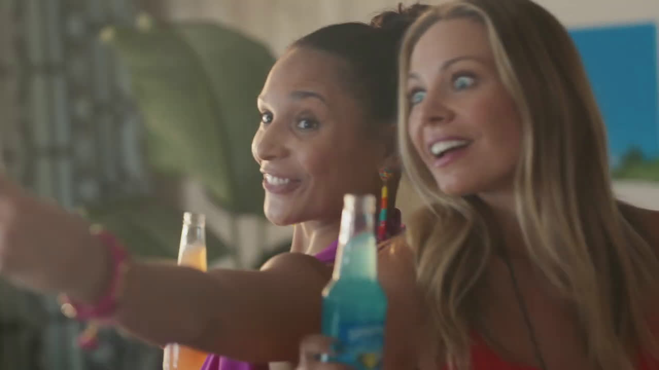  Sip Happiness At A Concert