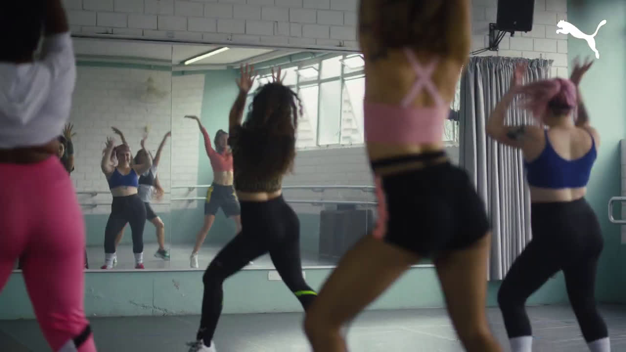  SHE MOVES US – PARA CADA COMEÇO, TEM UMA DE NÓS 