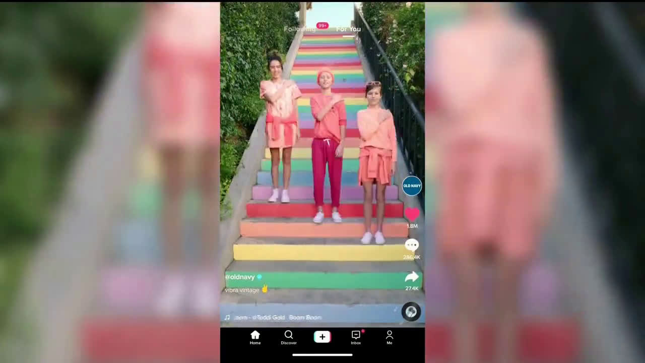  Fleece Stairs' canción de Teddi Gold