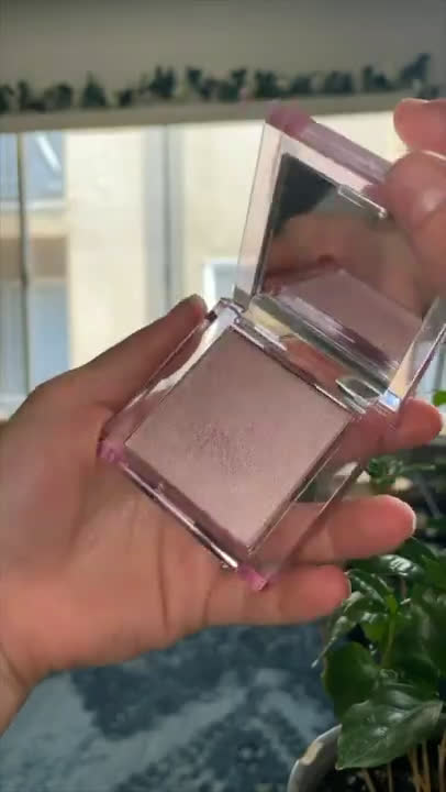  How to Do a Glowy Skin Makeup Look