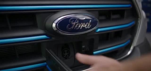 Ford 'Hazlo revolucionario' [Spanish]