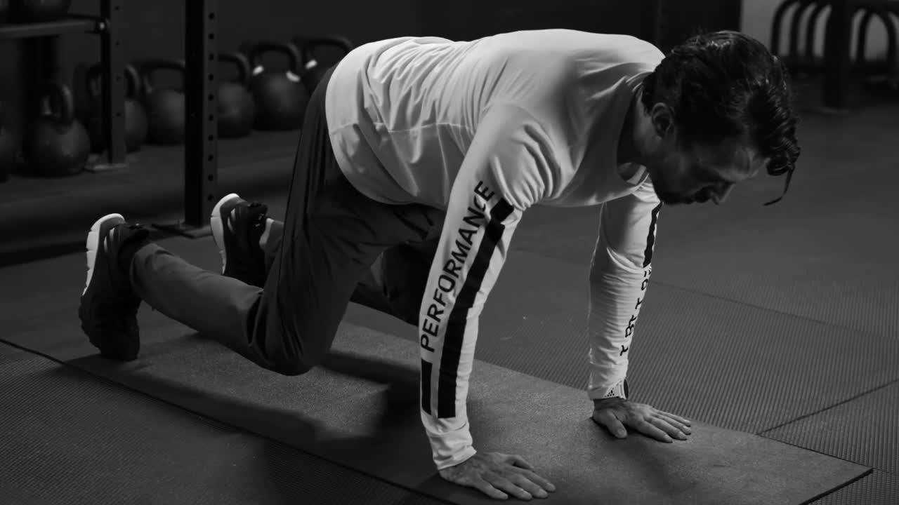  ATHLETICZ TRAINING. 03 Mark James