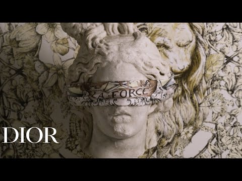  Timeless Beauty: The Silk Scarves of the Dior Cruise 2022 Collection