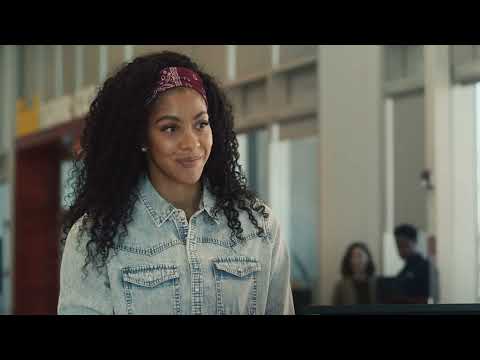  Candace Parker and the megaphone