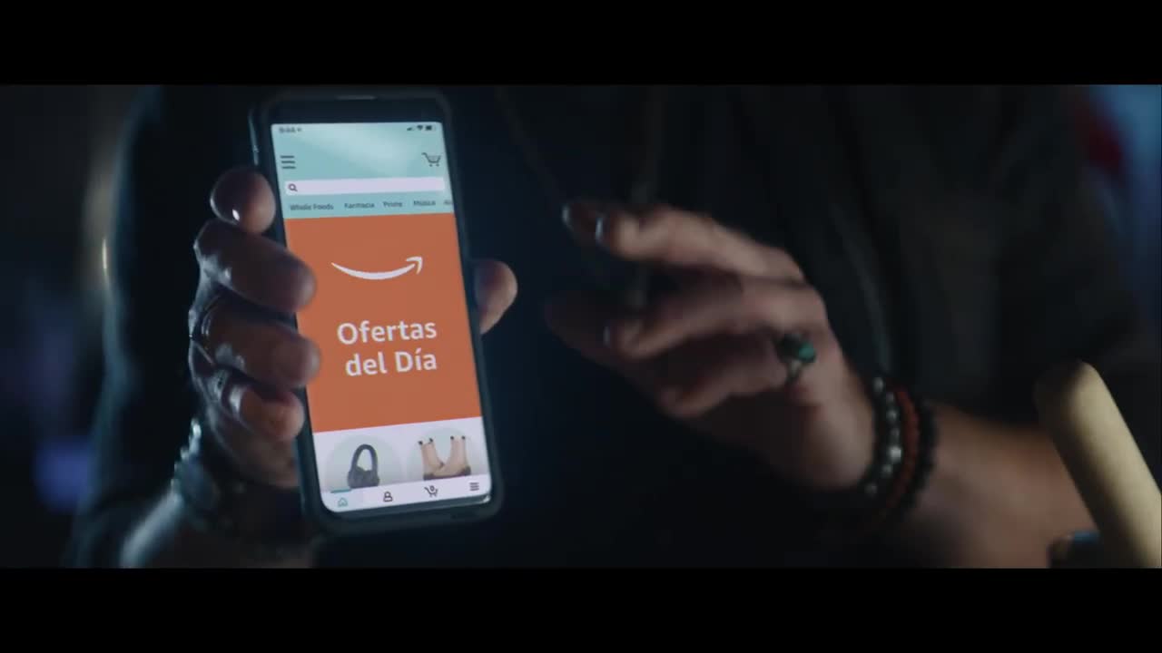  Hombre de bar le dice que pensaba haber encontrado a la indicada