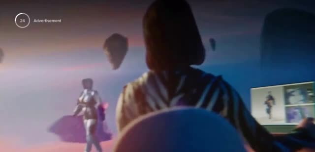  Stephy Fung imagines himself in a universe of clothes