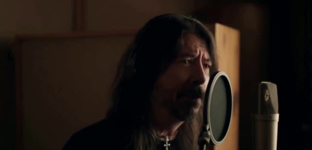 Crown Royal Dave Grohl in a commercial saying thank you