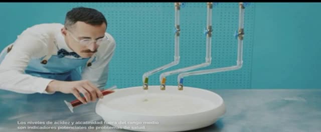  Gato presiona el botón de inicio