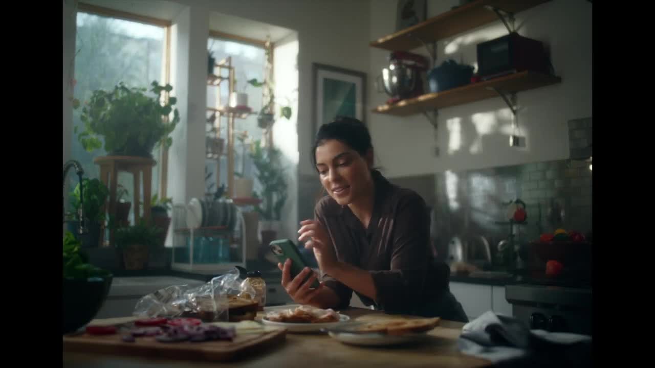 Match actress in Yesi