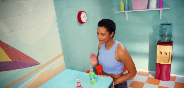 Seagram's Escapes rhythm in the laundry