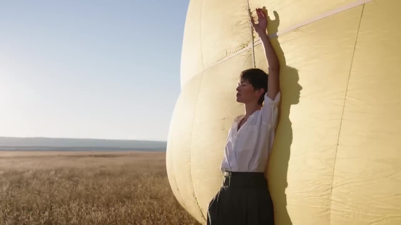 Banana Republic Carried by the Wind