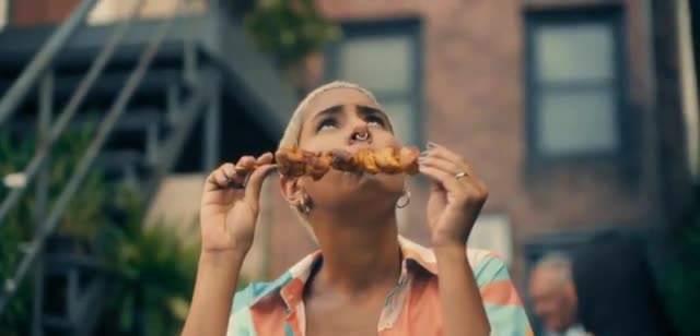 Kingsford 'Lluvia o sol' Canción de Heidy Brown & Liro Shaq