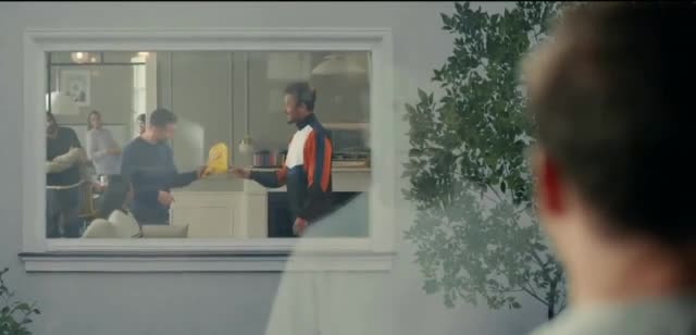 Lay's Messi goes to the neighbor's house who does have Lays