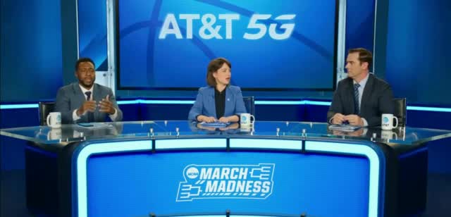 AT&T 5G 'March Madness: Madness Loves Company: High Fives'